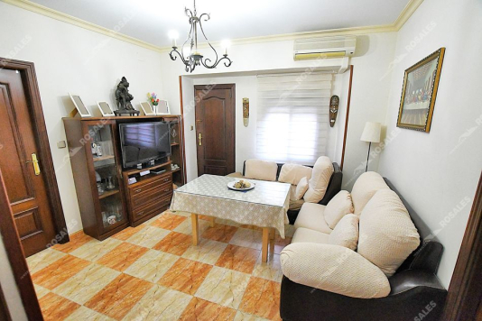 Piso en pefecto estado, con terraza propia.