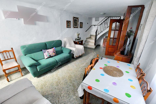 Casa en perfecto estado con patio y terraza